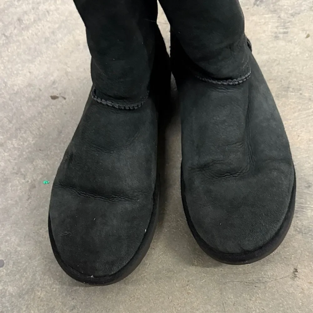UGG Black Winter Boots with Shearling Lining